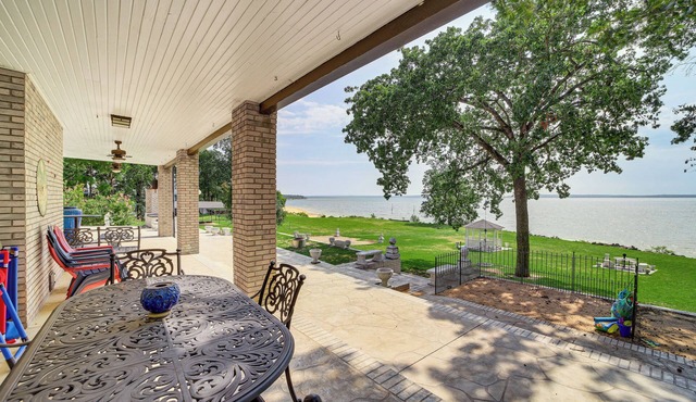 Lakefront Eufaula Escape w/Dock + Private Beach! in Eufaula