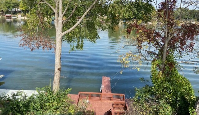 Lakefront home. completed in 7/23- beautifully furnished.