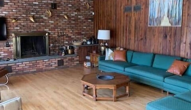 Lakefront Mid-Century Modern 4 Bedroom Home