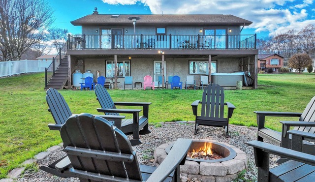LakeFront Pocono Cabin | Massive Yard & Hot Tub