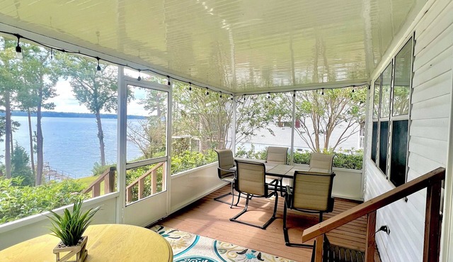 Lakeview Living- 3 BR / 2 BA waterfront home on Lake Eufaula!