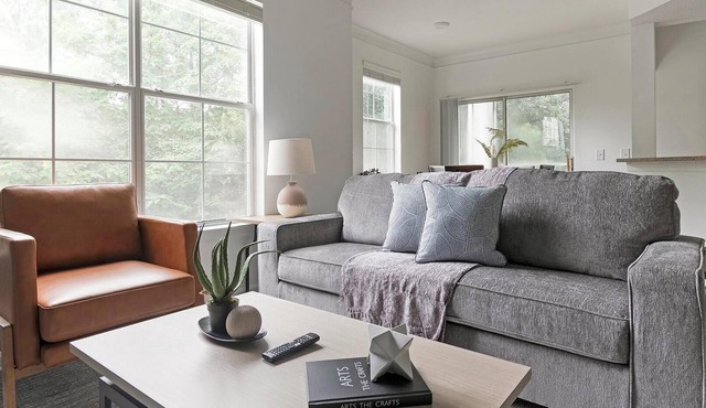 Landing | Amazing 1BD, Yoga Studio