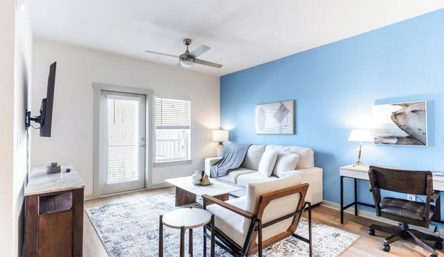 Landing | Amazing 1BD, Pool, Clubhouse