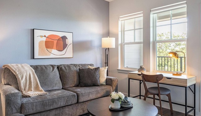 Landing | Amazing 1BD, Yoga Studio