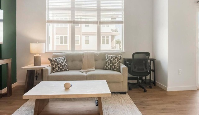 Landing | Beautiful 2BD, Clubhouse