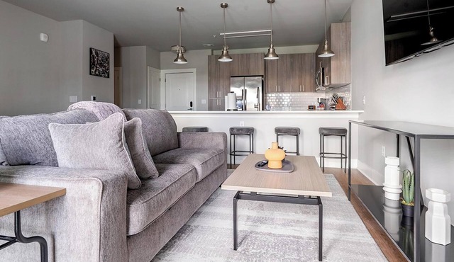Landing | Beautiful 1BD, Gym, Clubhouse
