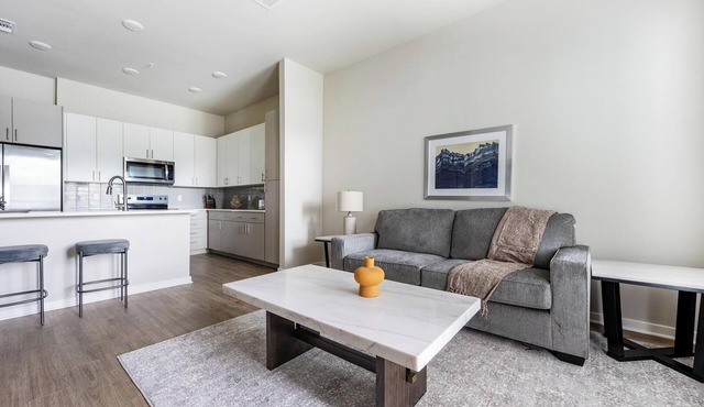 Landing | Beautiful 1BD, Clubhouse, Gym