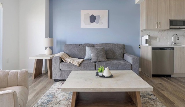 Landing | Beautiful 1BD, Pool