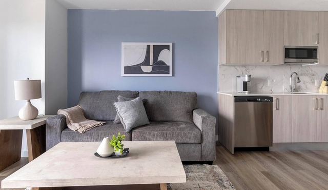 Landing | Beautiful 1BD, Pool