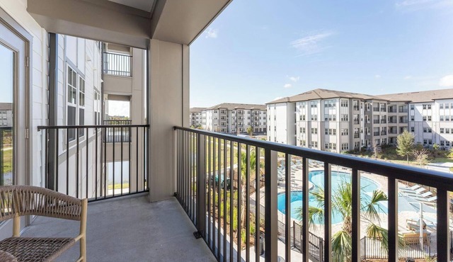 Landing | Beautiful 1BD, Yoga Studio