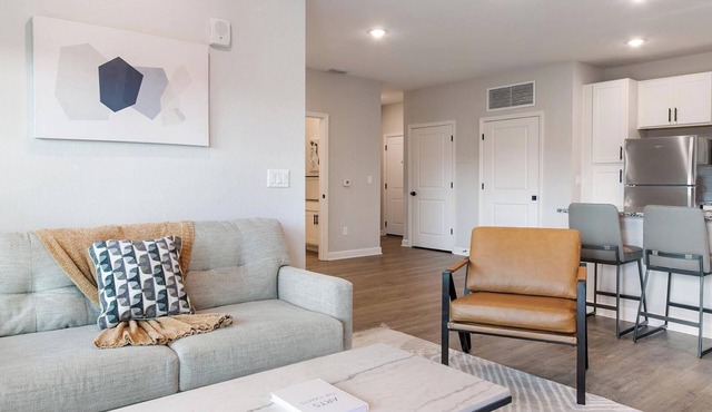 Landing | Beautiful 1BD, Pool, Gym