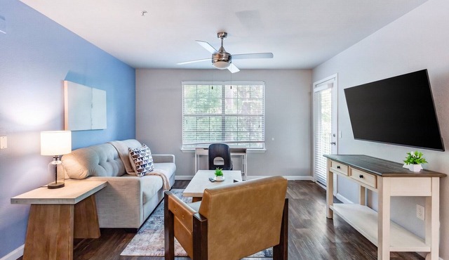 Landing | Beautiful 2BD, Gym, Clubhouse