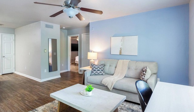 Landing | Beautiful 2BD, Gym, Clubhouse
