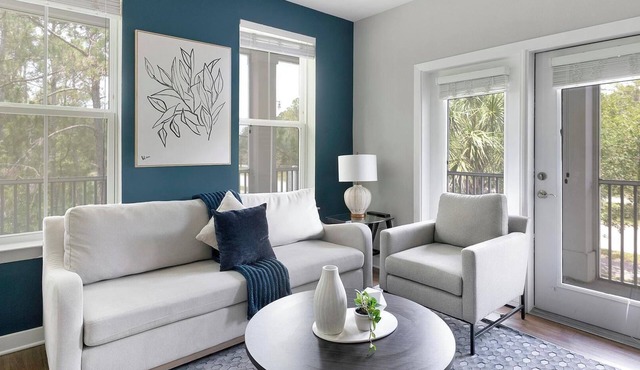 Landing | Beautiful 2BD, Pool, Gym