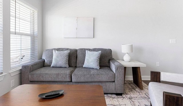 Landing | Beautiful 2BD, Pool