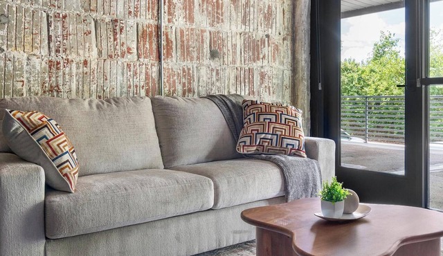 Landing | Beautiful 1BD, Gym, Rooftop Lounge