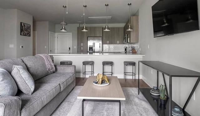 Landing | Chic 1BD, Clubhouse, Pool