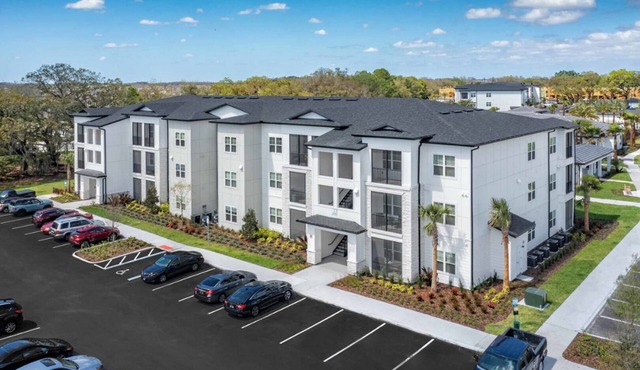 Landing | Chic 1BD, Gym, Pool