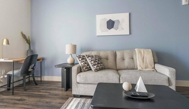 Landing | Chic 1BD, Gym