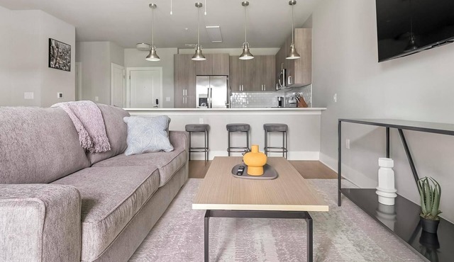 Landing | Chic 1BD, Pool, Clubhouse