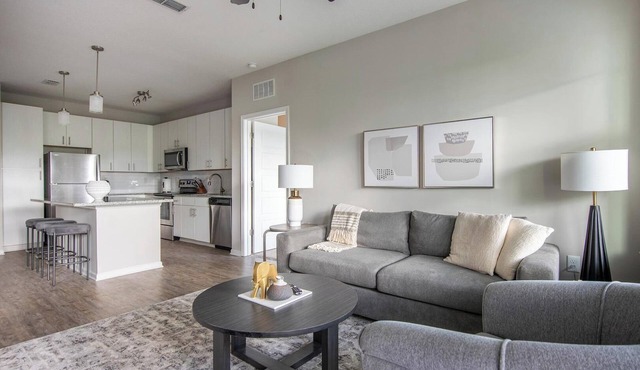 Landing | Chic 2BD, Gym, Pool