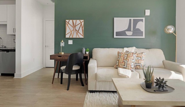 Landing | Chic 2BD, Gym, Clubhouse