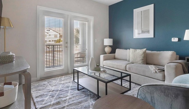 Landing | Chic 2BD, Pool, Clubhouse