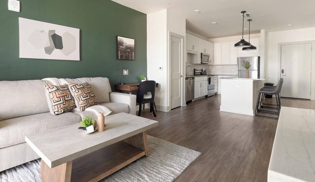 Landing | Incredible 1BD, Gym, Clubhouse