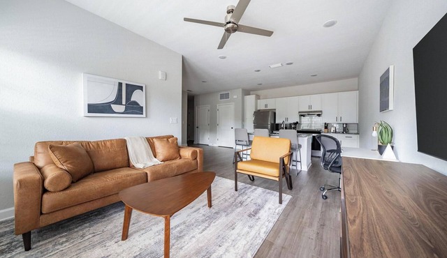 Landing | Incredible 1BD, Pool, Gym