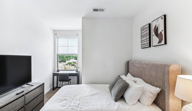 Landing | Incredible 1BD, Yoga Studio, Pool