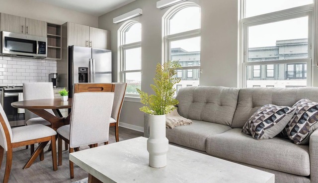 Landing | Incredible 2BD in Downtown