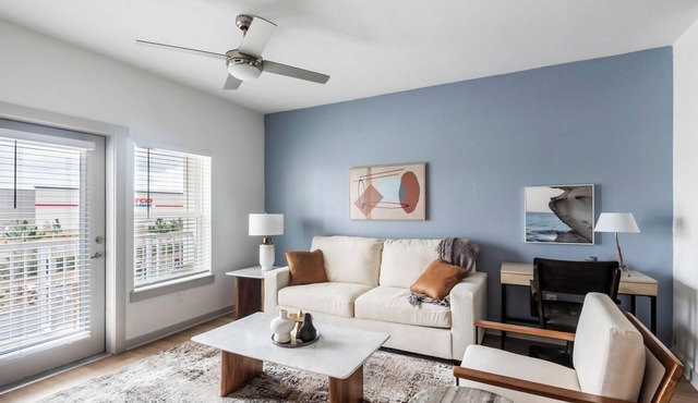 Landing | Modern 1BD, Pool, Gym