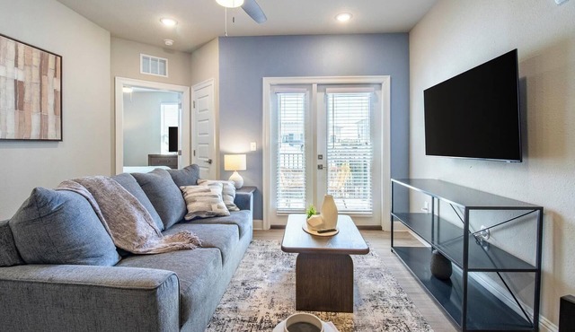 Landing | Modern 2BD, Game Room, Clubhouse