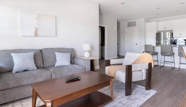 Landing | Modern 2BD, Pool