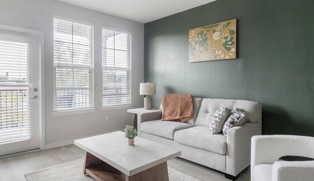 Landing | Modern 2BD, Gym