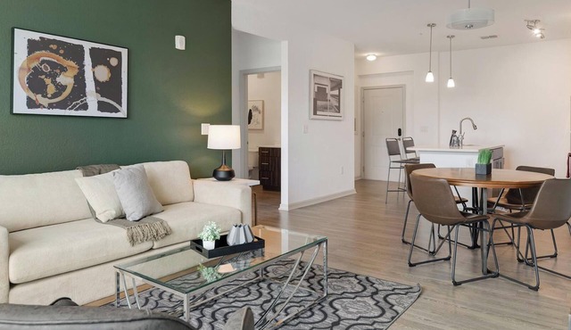 Landing | Stunning 1BD, Gym, Clubhouse