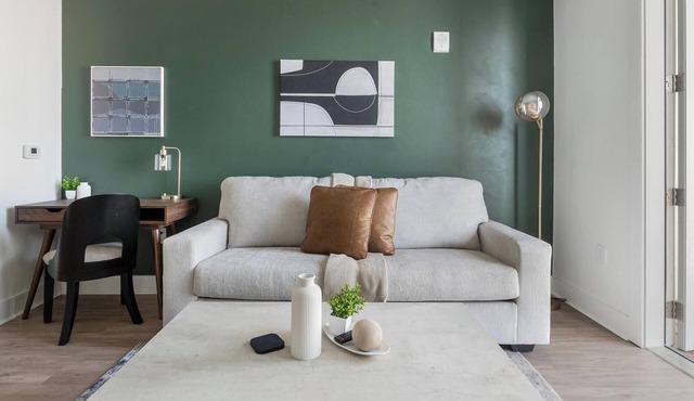 Landing | Stunning 1BD, Gym, Clubhouse