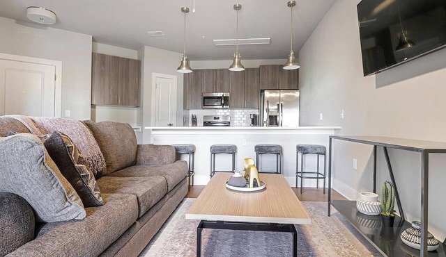Landing | Stunning 1BD, Gym, Pool