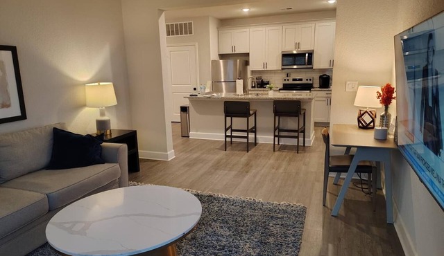 Landing | Stunning 2BD, Gym, Pool