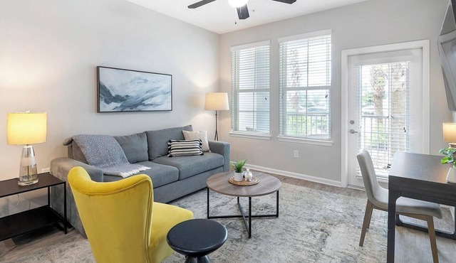 Landing | Stylish 1BD, Gym, Pool