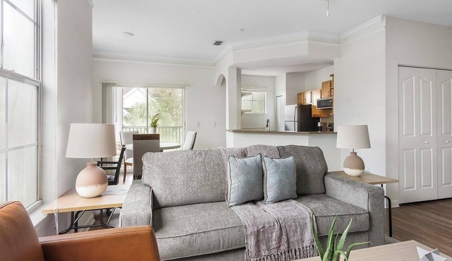 Landing | Stylish 1BD, Yoga Studio
