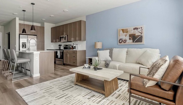 Landing | Stylish 1BD, Gym, Pool