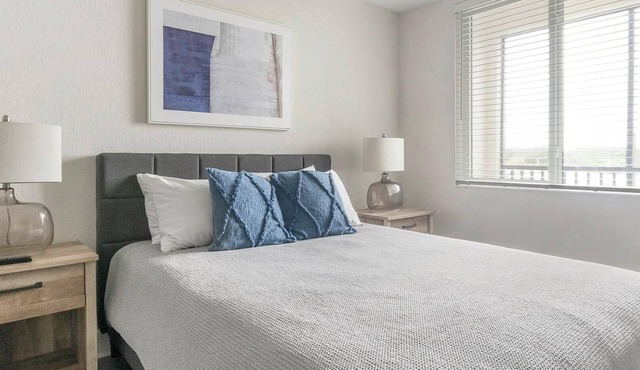 Landing | Stylish 1BD, Pool, Clubhouse