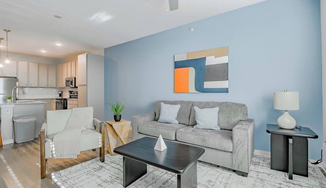 Landing | Stylish 2BD, Gym, Clubhouse
