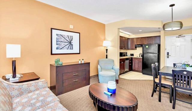 Large Condo with Pool, Hot Tub and BBQ!