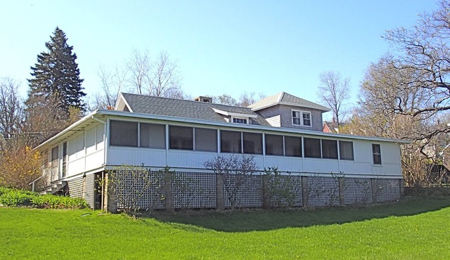 Large rustic summer cottage with beautiful ocean sunsets in Gloucester