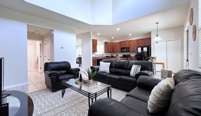 Last Minute Disney! Villa with Private Pool & Hot Tub. Book Now! #VP140