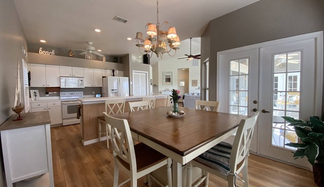 Lely Resort - Cozy Coastal Cottage 3 BR/2BA Pool Home - on Flamingo Golf Course