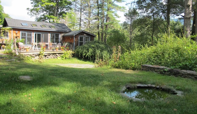 Light filled Cozy 3-bedroom house in enchanting Phoenicia with WiFi, AC