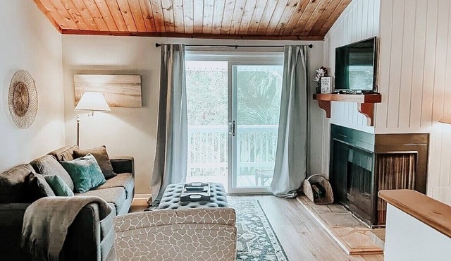 Loft-e-Lagoon -No Cleaning fee-Grated community-2 minute to the beach